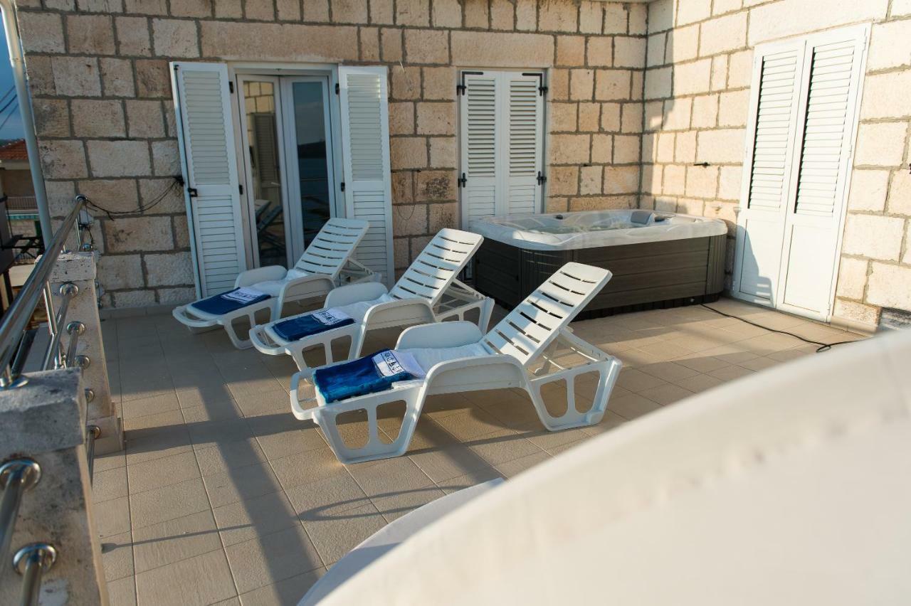 Apartments Cezar Рогозница Экстерьер фото