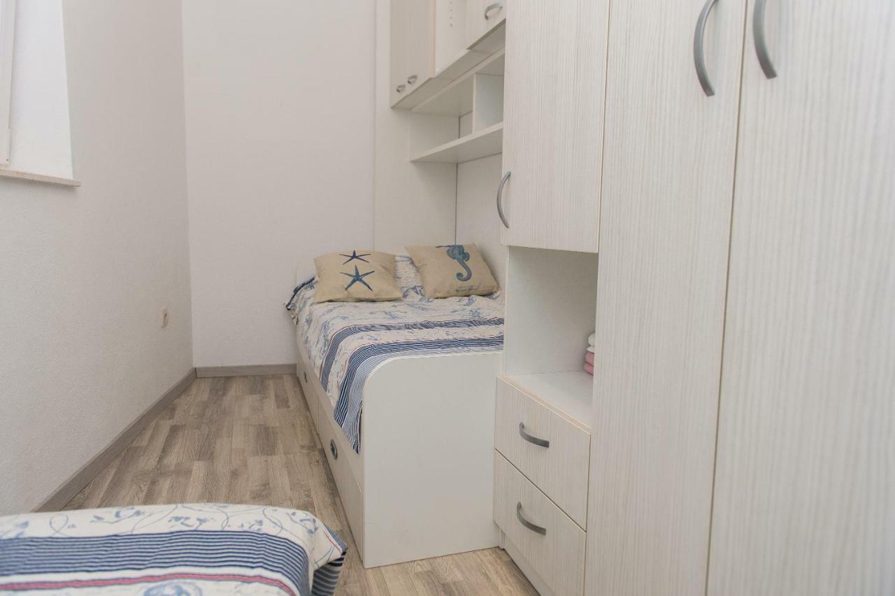 Apartments Cezar Рогозница Экстерьер фото